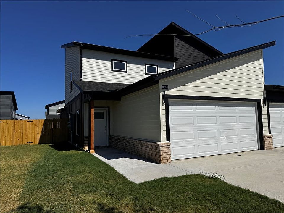 1st image of 1400 SW Poigai Way #2
