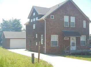 22 Sea View Rd, Whitethorn, CA 95589