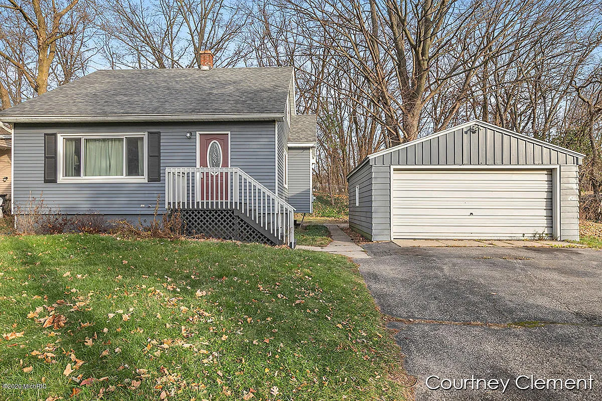 840 Argo Ave SE photo 1