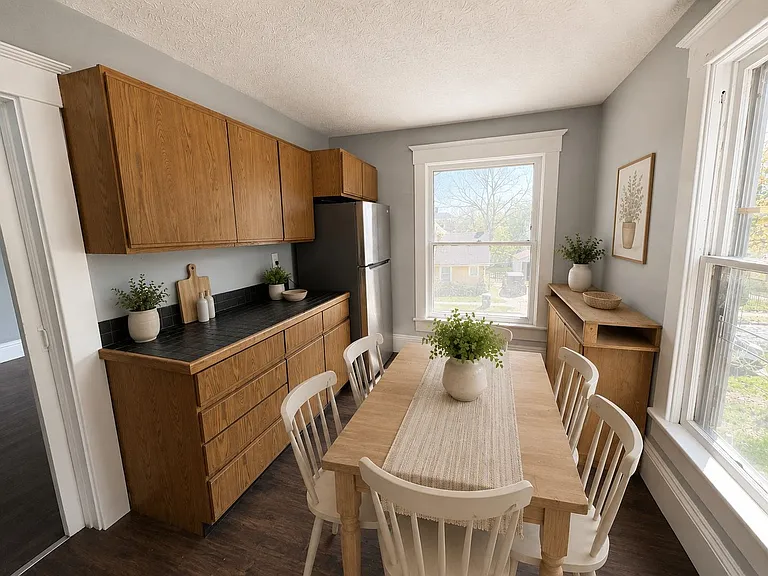 532 Crosby St — Photo 16