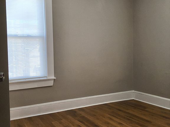3rd image of 98 County Street A