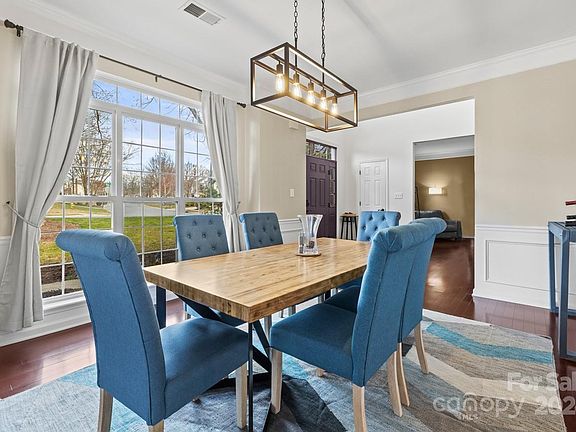5th image of 126 Harbor Cove Ln