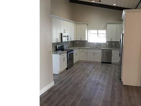 3rd image of 7391 NW 36th St