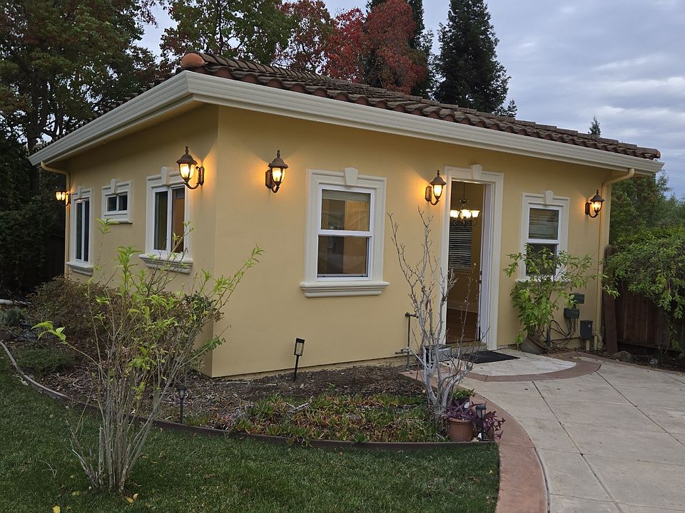 1st image of 121 Brodia Way