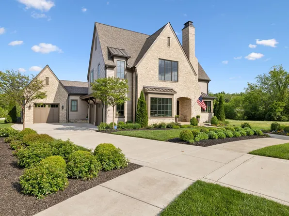 8820 Edgecomb Dr, College Grove, TN 37046