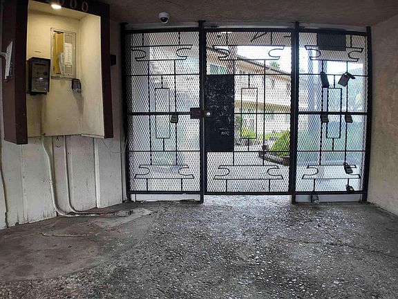 3rd image of 7000 S La Cienega Blvd APT 29