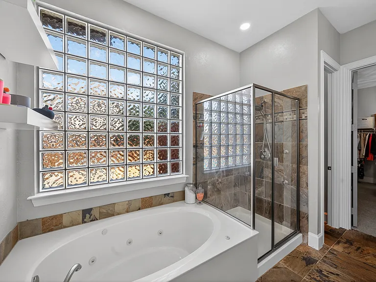 301 Foxcroft Ln — Photo 21