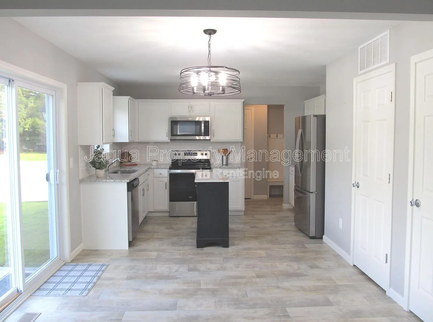 4 bed, 3.5 bath, 1870 sqft, $2,600 — Photo 4