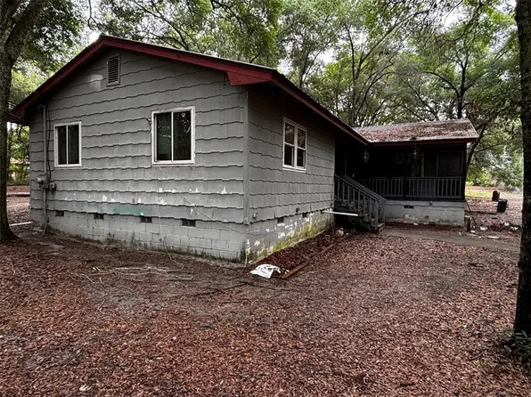 100 Lake Carleton Dr, Melrose, FL 32666