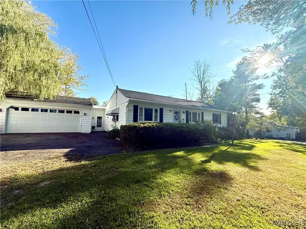 9608 Ellicott St, Angola, NY 14006