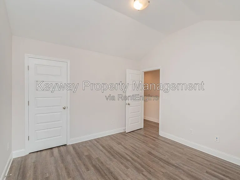 319 Sumac Trl — Photo 20