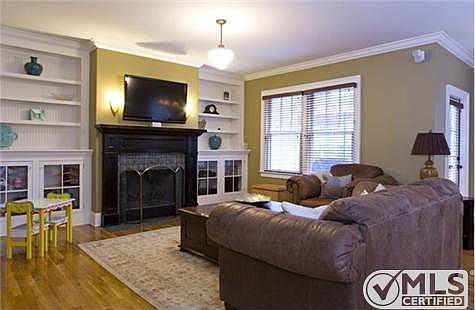 5th image of 410B Chesterfield Ave