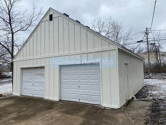 5th image of 7944 Montgall Ave
