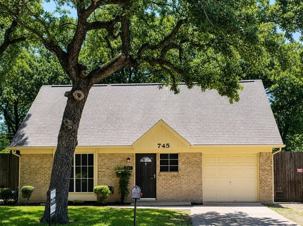 745 W Cedar St, Hurst, TX 76053