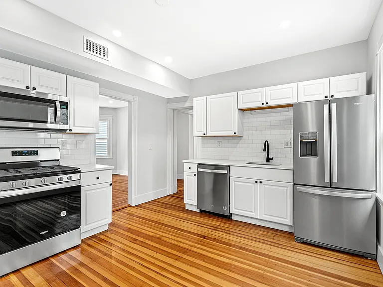 79 Pleasant St #2 — Photo 7