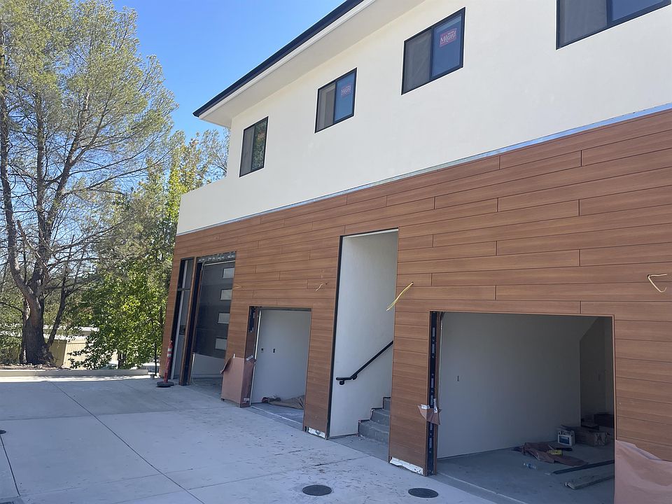1st image of 3710 El Camino Real #3-2