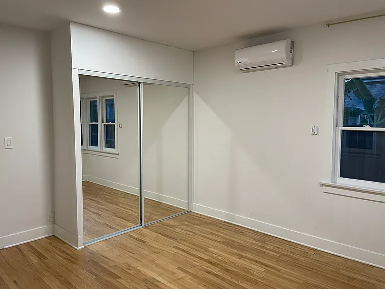 155 S Grand Oaks Ave — Photo 17