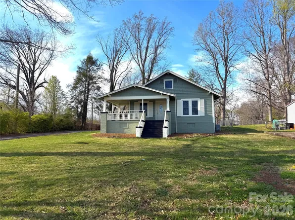 112 Myrtle St, Morganton, NC 28655