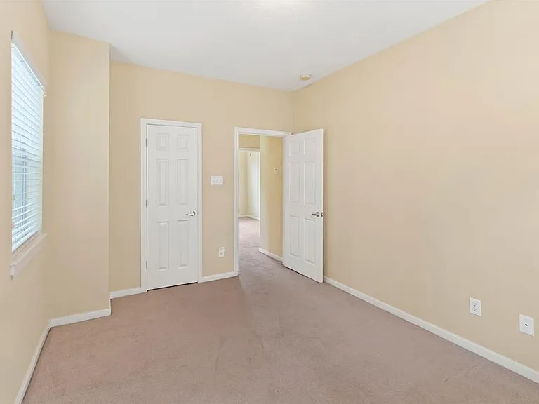 5734A Kansas St — Photo 27