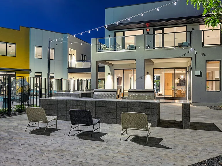 Halcyon Apartments — Photo 24