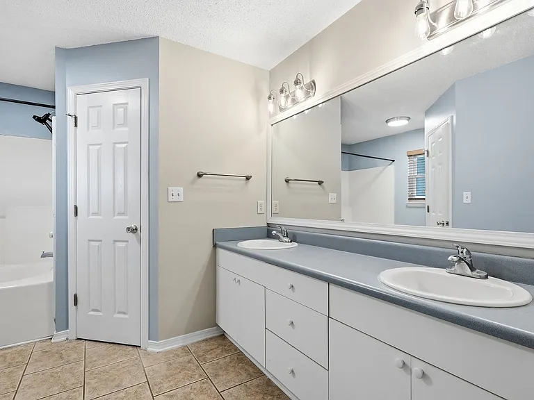 1243 Jefferyscot Dr — Photo 30