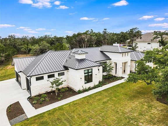 3rd image of 163 Carousel Ln