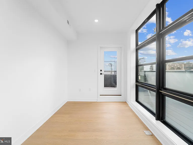 1417 Belmont St NW #P503 — Photo 6