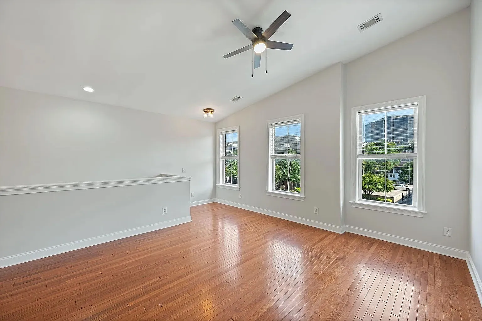 1 bed, 1.0 bath, 705 sqft, $1,645 — Photo 4