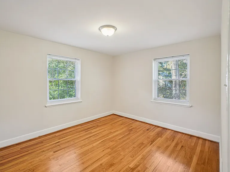 Trinity Park Apartments — Photo 16