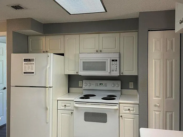 2730 Anzio Ct #303 — Photo 6