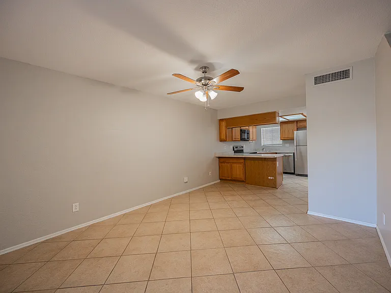 1055 W 5th St #18 — Photo 6