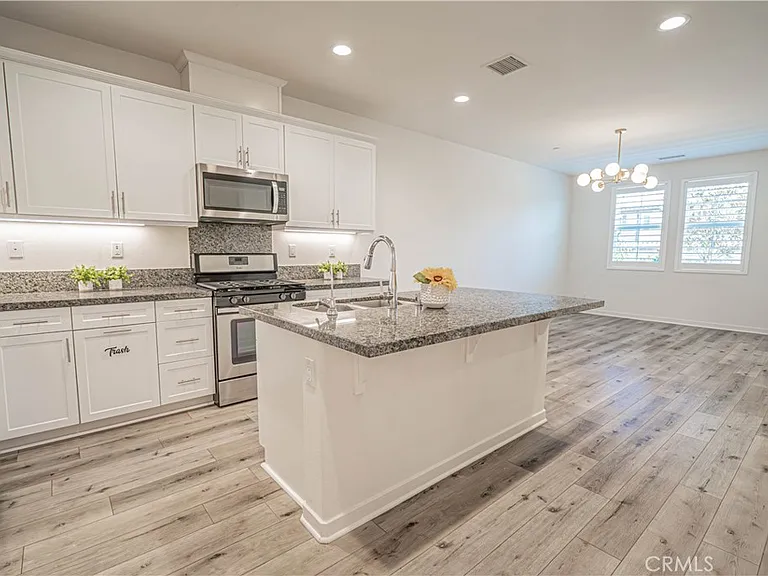 28706 Jardineras — Photo 20