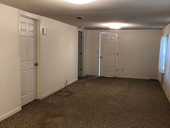 5th image of 206 E Hatton St