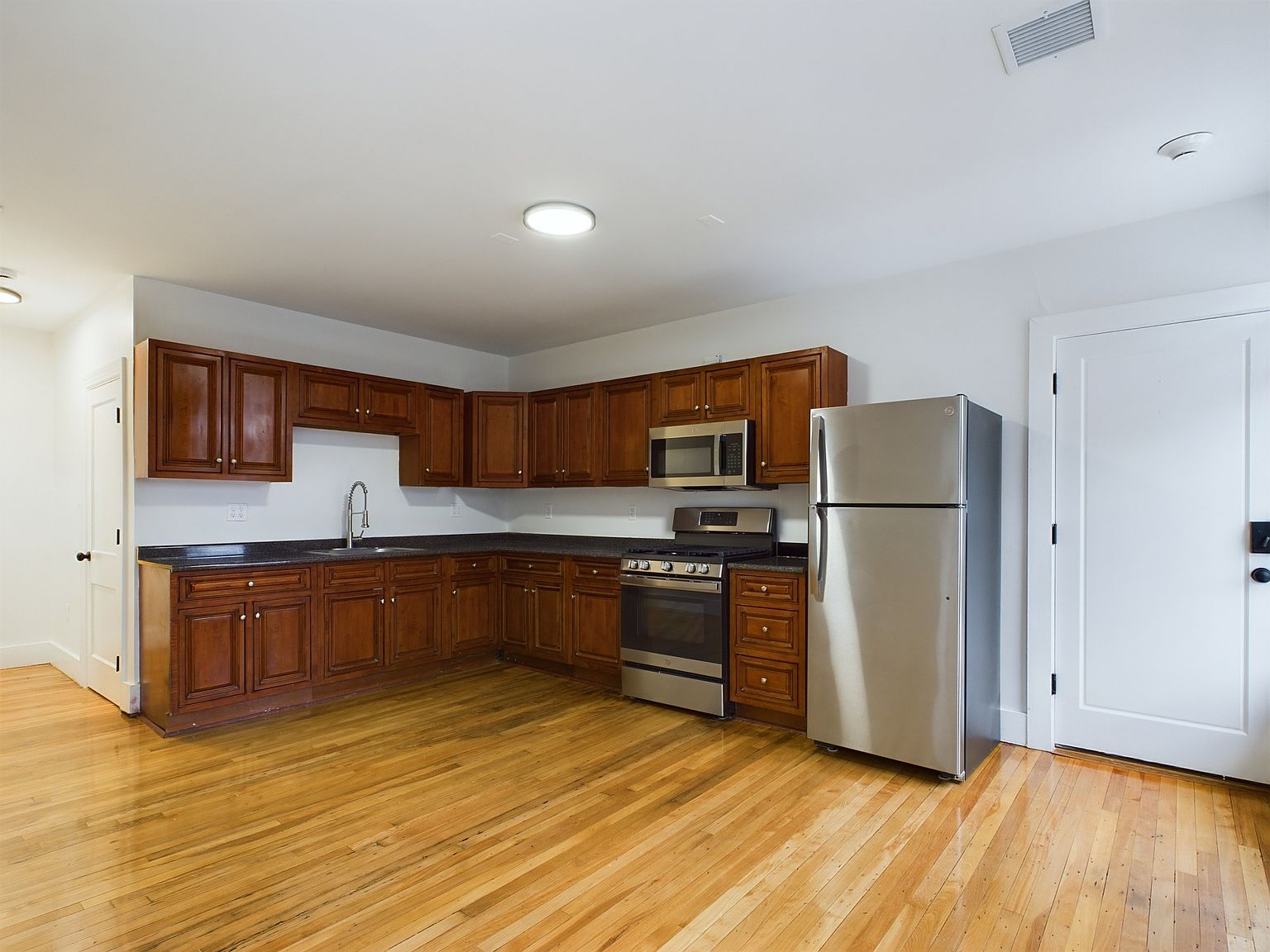 37 South St 8, Foxboro, MA 02035 Zillow