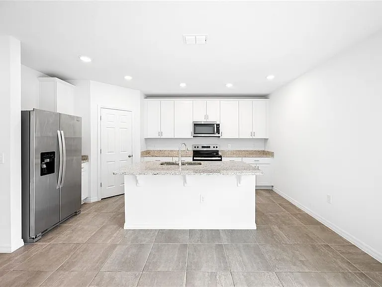 2339 White Tail St — Photo 7