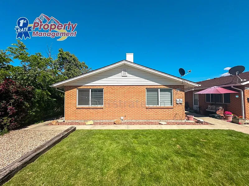 2 bed, 1.0 bath, 600 sqft, $1,295 — Photo 2