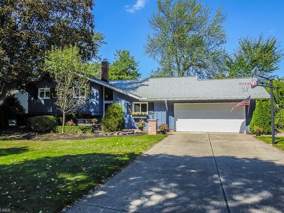 1st image of 662 Radford Dr