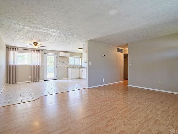 5th image of 2190 Burnside Dr