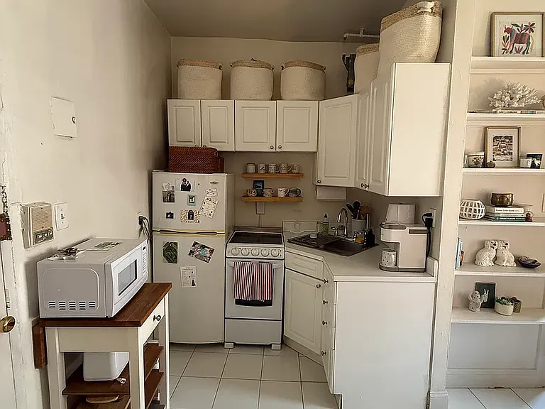 234 Thompson St #25 — Photo 1