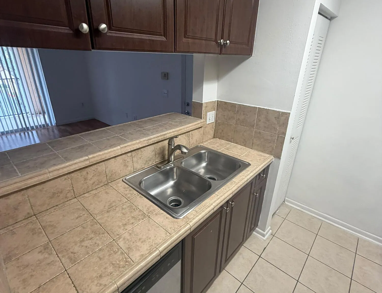 1 bed, 1.0 bath, 1076 sqft, $1,650 — Photo 4
