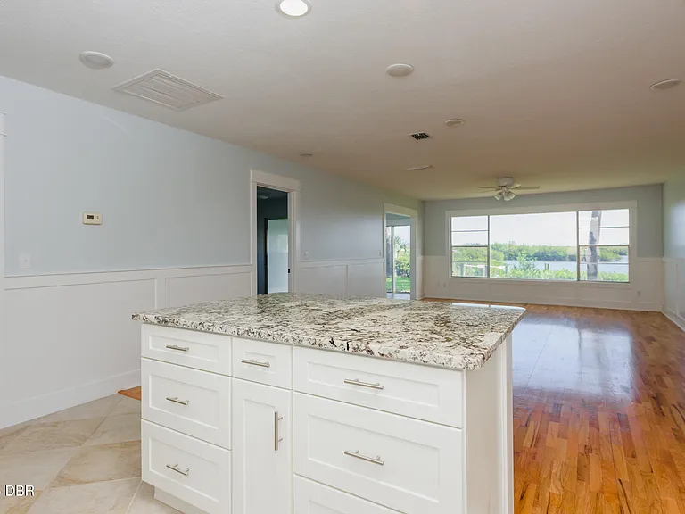 1216 Harbour Point Dr — Photo 10