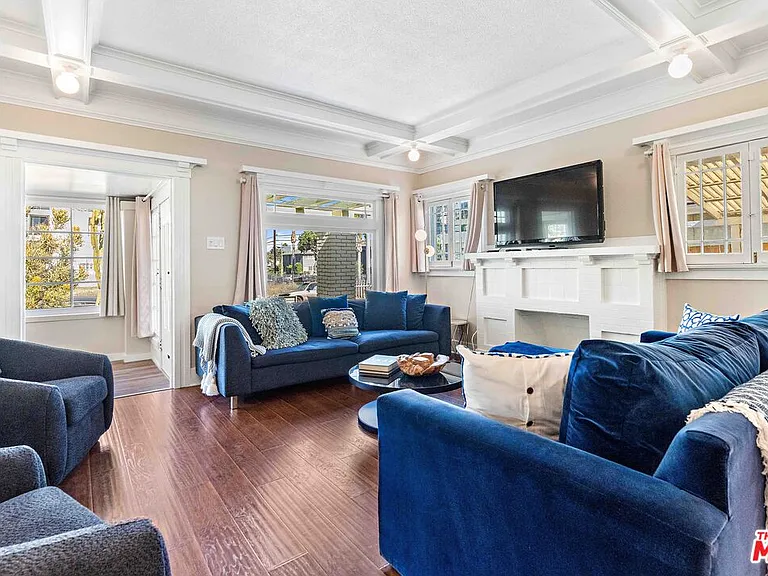 607 N Gramercy Pl — Photo 6