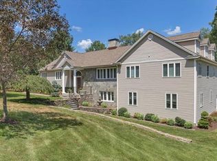 28 Leighton Rd, Trumbull, CT 06611