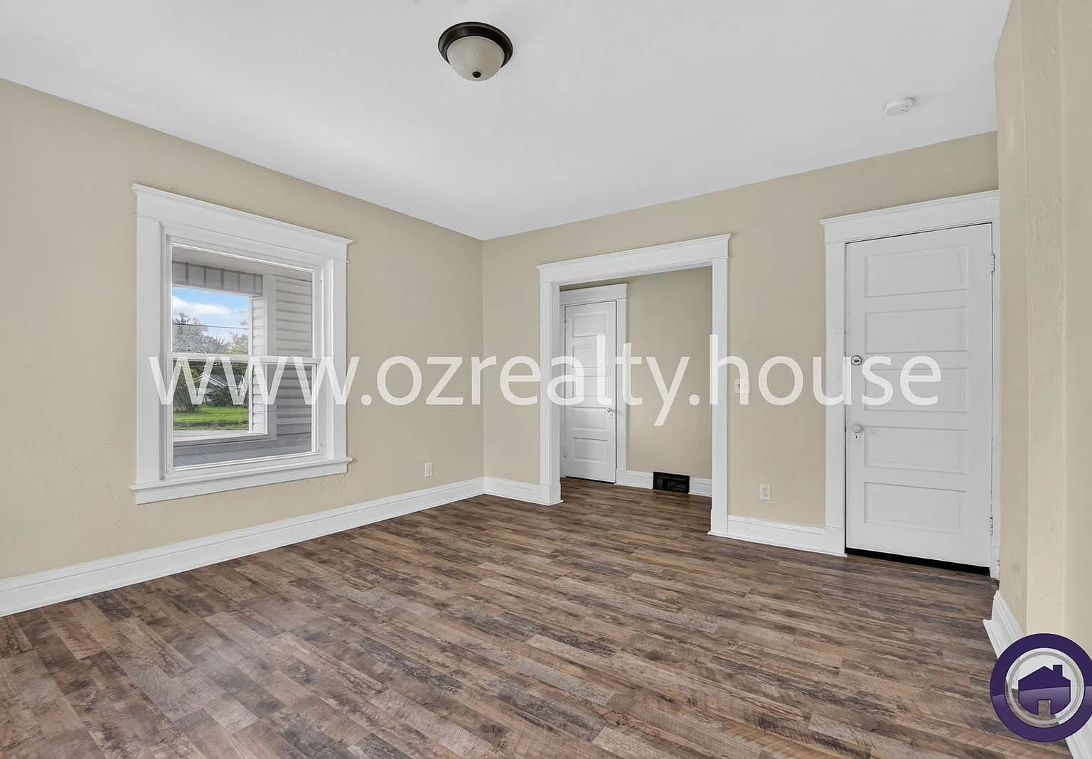 2 bed, 1.0 bath, 1109 sqft, $845 — Photo 3