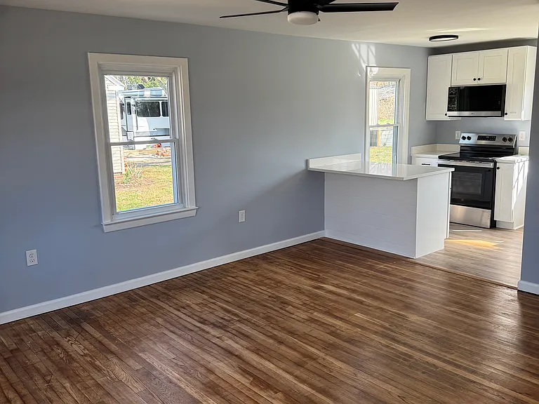 1302 Hazel St — Photo 6