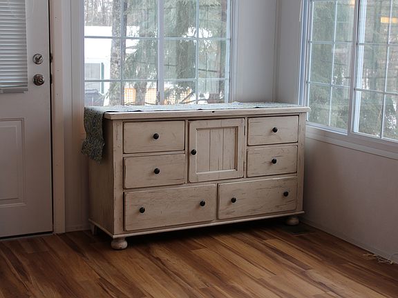 4 Season Porch/ Second Bed