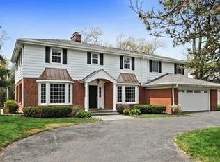 42 Wagner Rd, Northfield, IL 60093