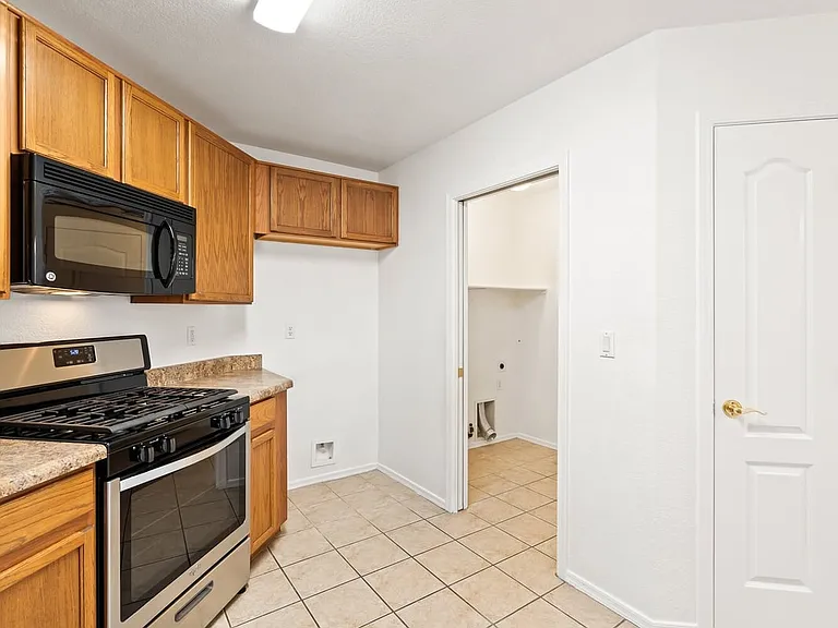 6322 W Desert Laurel Ln — Photo 11