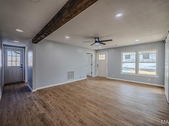 5th image of 111 Eastside St