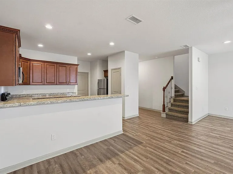 634 Magnolia Bnd — Photo 17